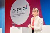 Dr. Claudia Major Sicherheitsexpertin, Senior Vice President, German Marshall Fund of the United States auf der Bühne